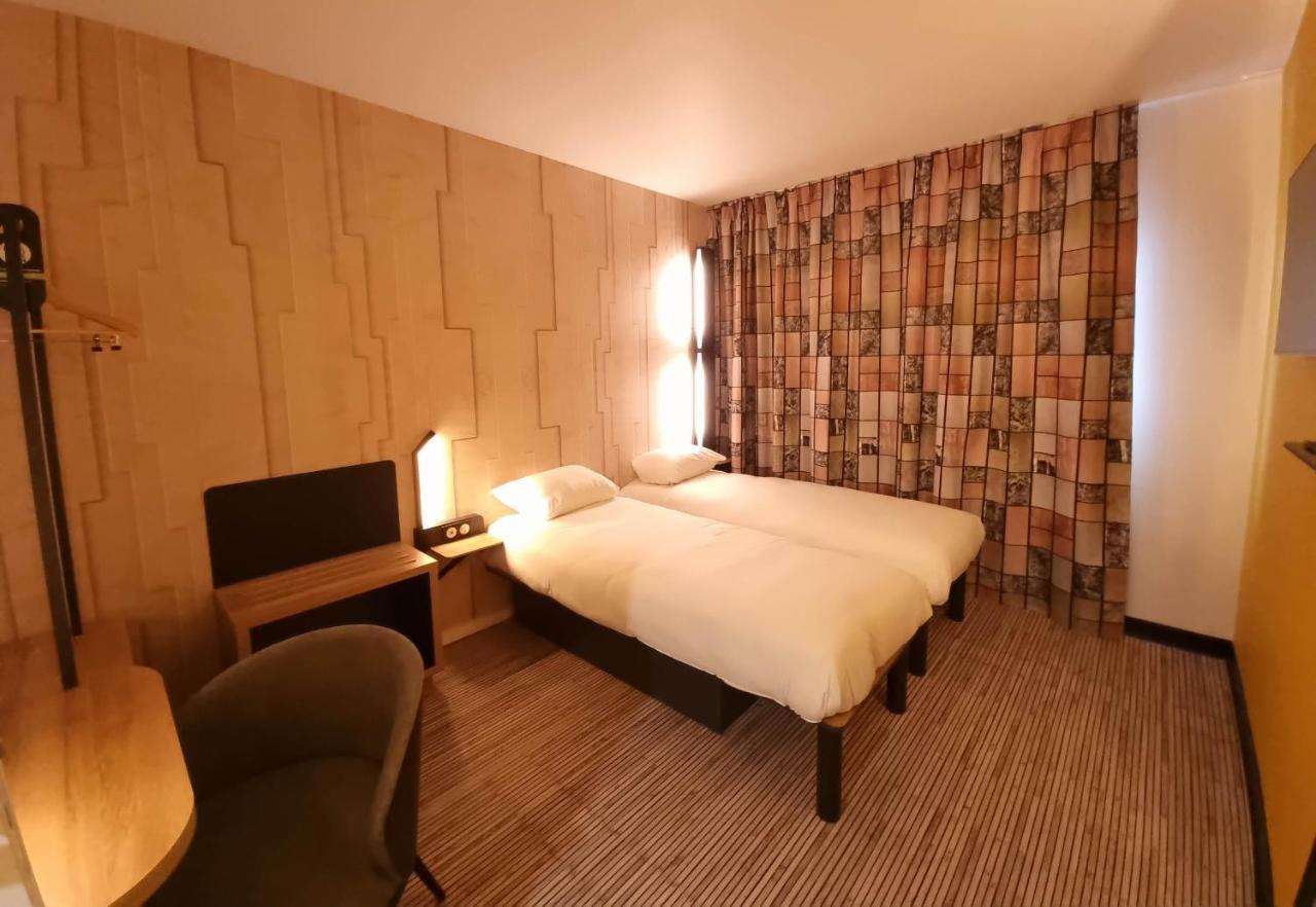Twin Room,1496106295:JPEG